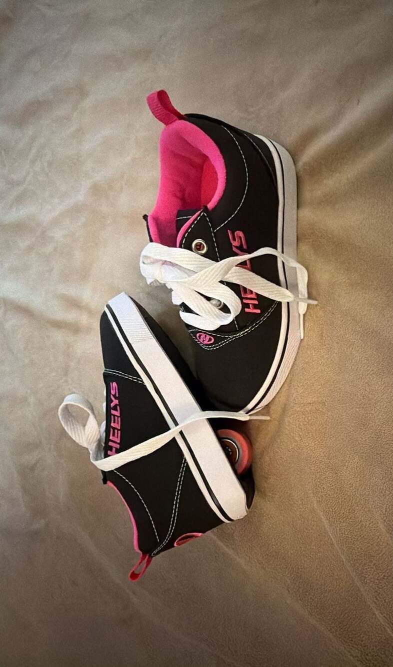 Heelys Pro 20 Wheeled Skate Shoes Black White Pink Style HE100760H